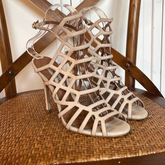 Steve Madden Slithur beige caged ankle strap heels size 6 - Picture 3 of 9